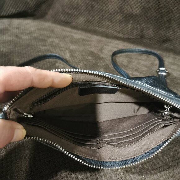 Black/Silver Crossbody EUC #229 - Picture 7 of 12